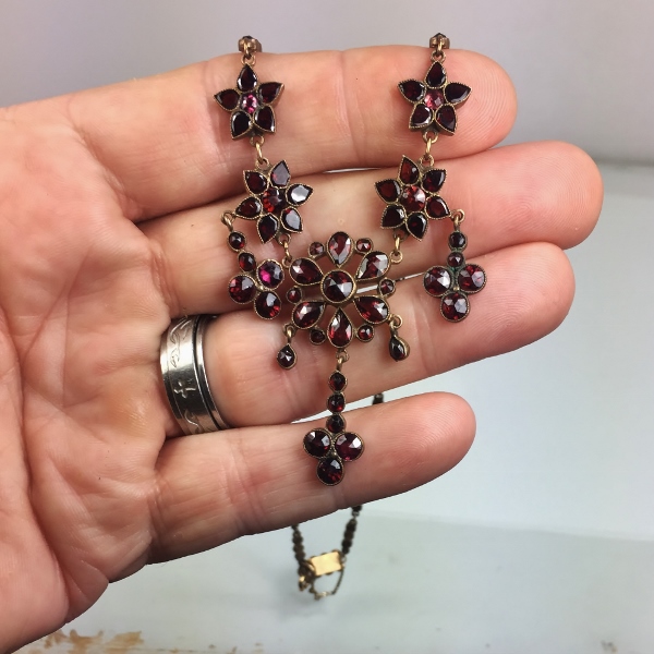 Late Victorian Bohemian Garnet Necklace Checholslovakia  Litnon.com