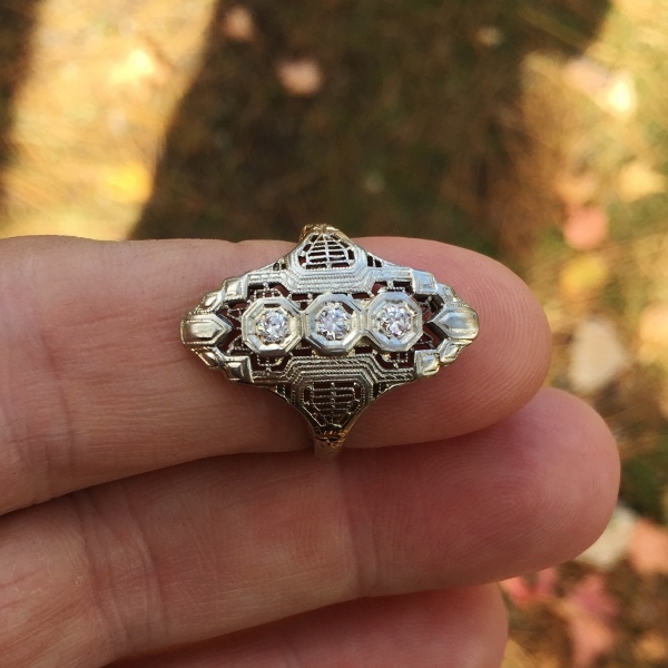Antique 18kt White Gold Filigree Diamond Ring  Litnon.com
