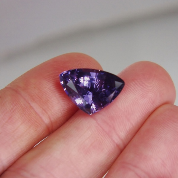 Huge Color Shift Blue - Purple Spinel Sri Lanka 13.02 ct  Litnon.com