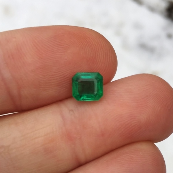Nice Color! Natural Colombian Emerald 1.03 ct  Litnon.com