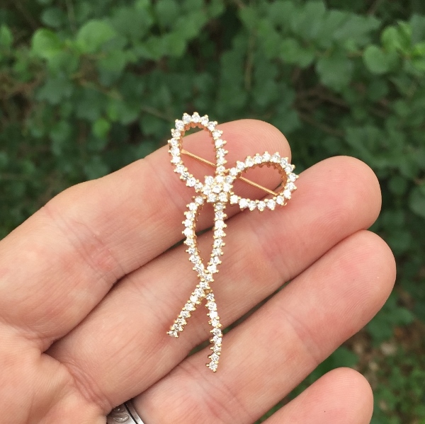 Vintage 14 karat Gold Diamond Brooch 1.70 carats  Litnon.com