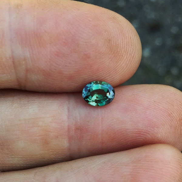 Strong Color Change Chrysoberyl Alexandrite Brazil 0.72 ct  Litnon.com