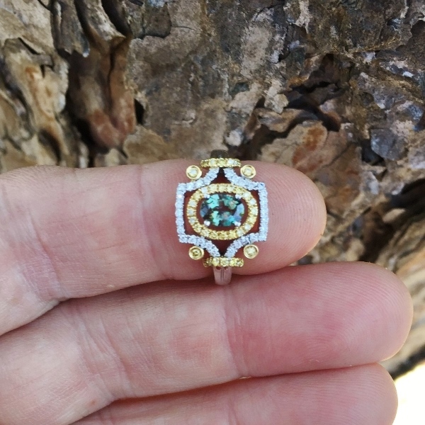 Antique Natural Alexandrite and Fancy Yellow Diamond 18 kt Ring  Litnon.com