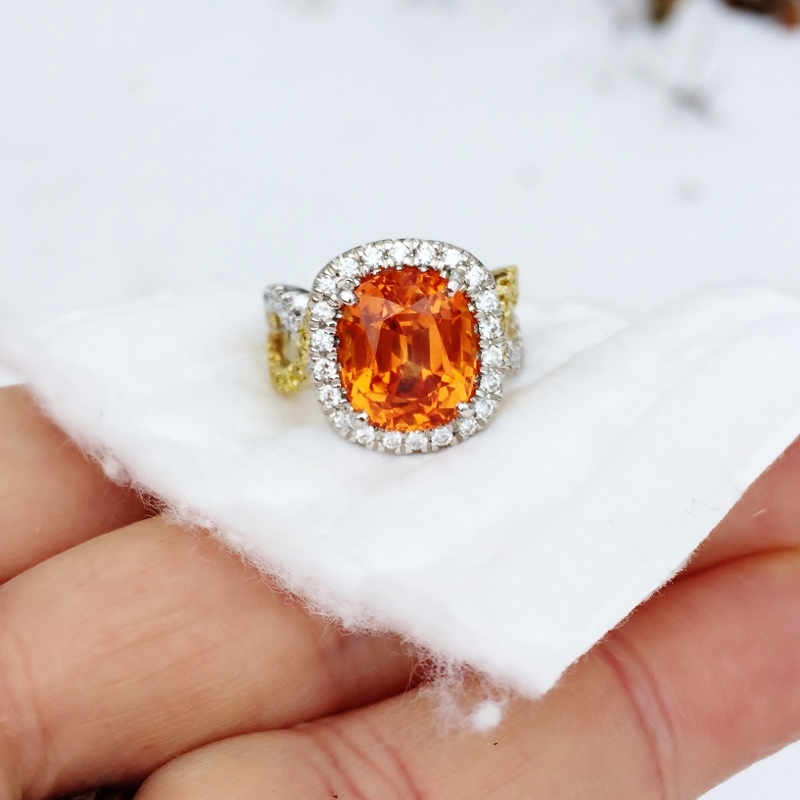 Mandarin Garnet 7.75 ct Yellow and White Diamond Ring 18 kt GL Litnon.com