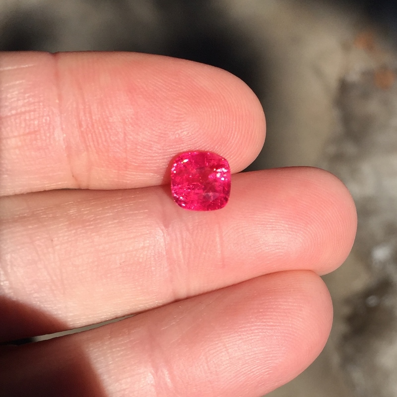 Hot Color! Certified Natural Mahenge Spinel Tanzania 3.07 ct  Litnon.com