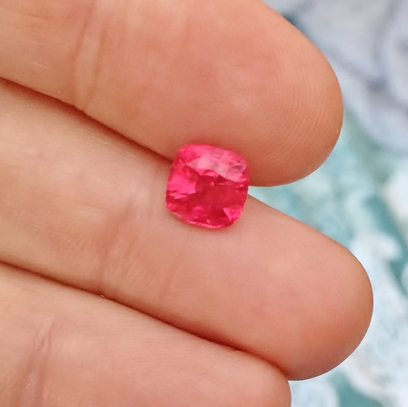 Hot Color! Certified Natural Mahenge Spinel Tanzania 3.07 ct  Litnon.com