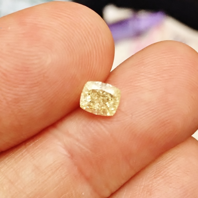 GIA Certified Light Yellow Y-Z color VVS-1 Diamond 1.00 ct  Litnon.com