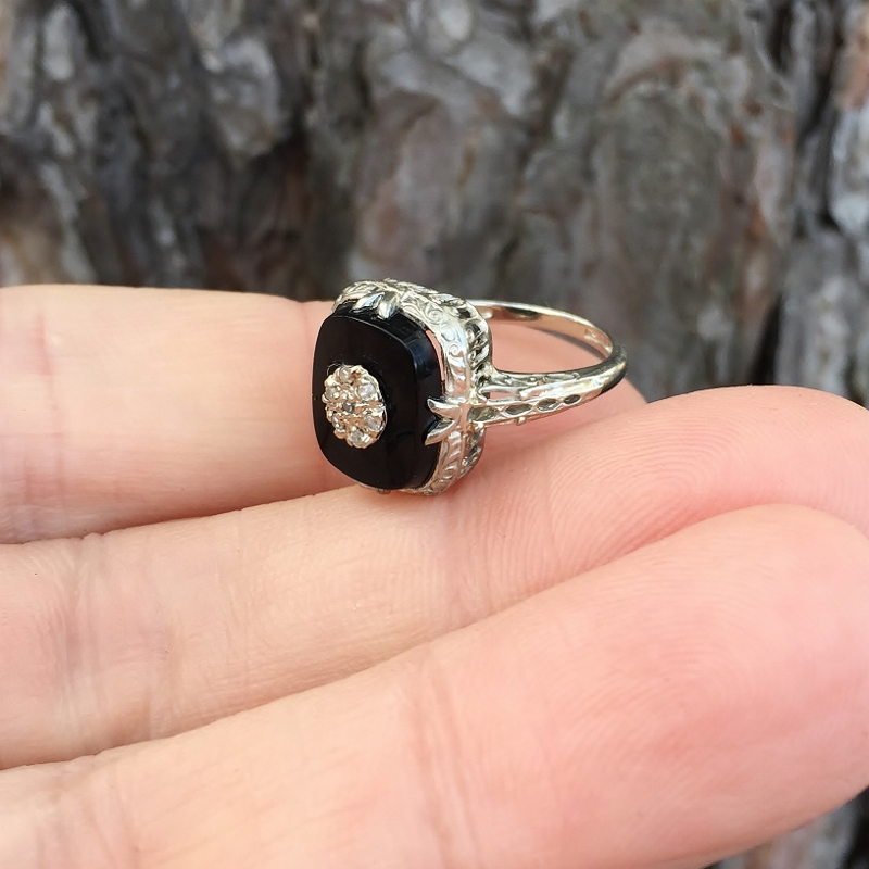 Classic! 14kt Filigree White Gold Diamond & Black Onyx Ring GLI Litnon.com