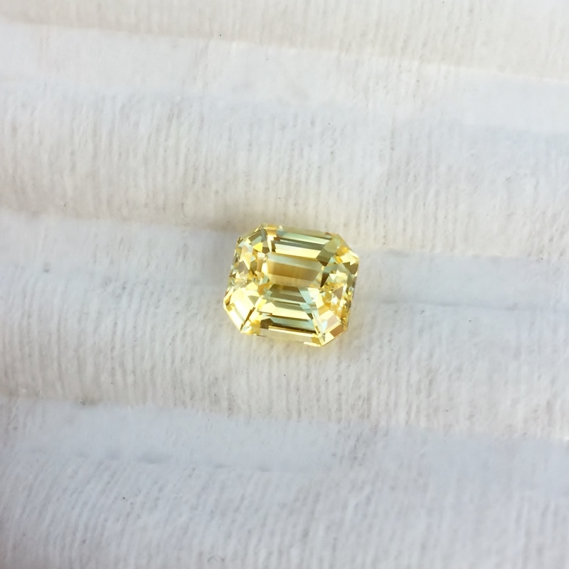 Certified Beautiful Cutting Unheated Yellow Ceylon Sapphire 2.10 ct  Litnon.com