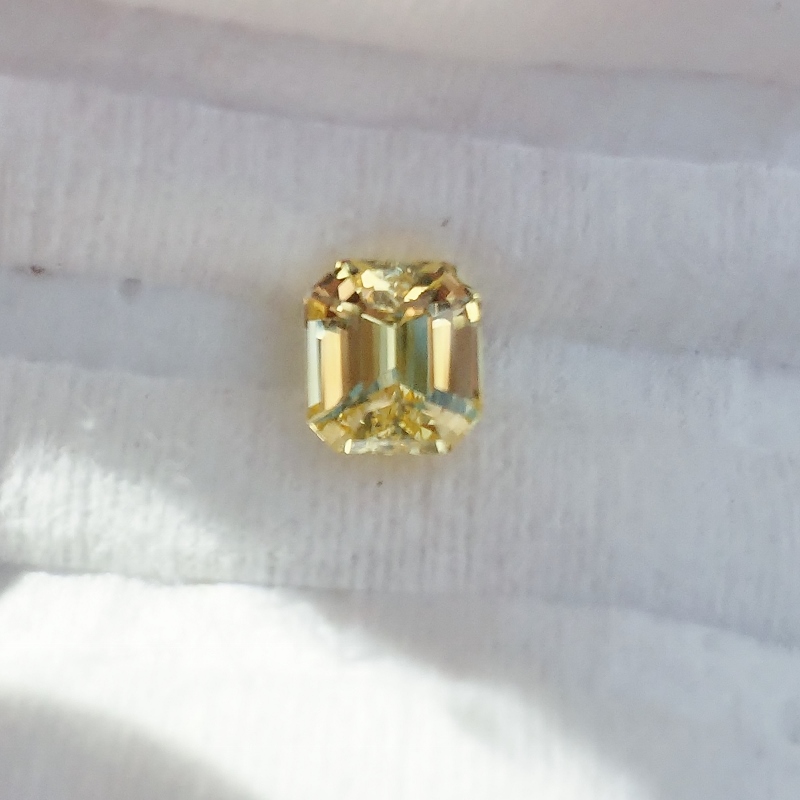 Certified Beautiful Cutting Unheated Yellow Ceylon Sapphire 2.10 ct  Litnon.com