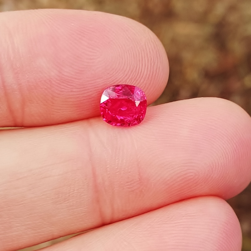 Hot Color! Certified Natural Mahenge Spinel Tanzania 1.63 ct  Litnon.com