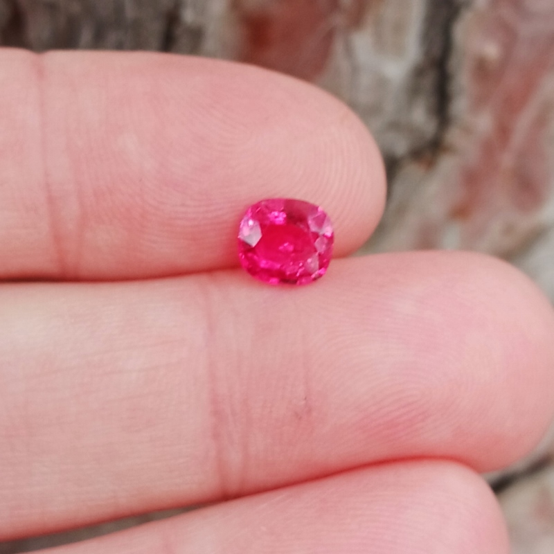 Hot Color! Certified Natural Mahenge Spinel Tanzania 1.63 ct  Litnon.com