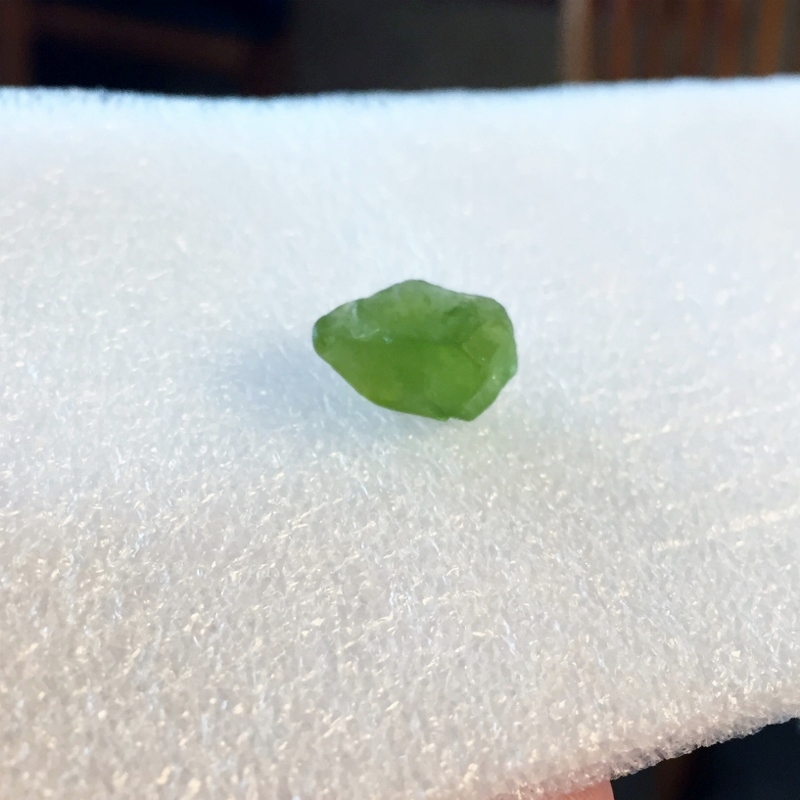 Fine Color and Clean Peridot Facet Rough Arizona 7.96 ct  Litnon.com