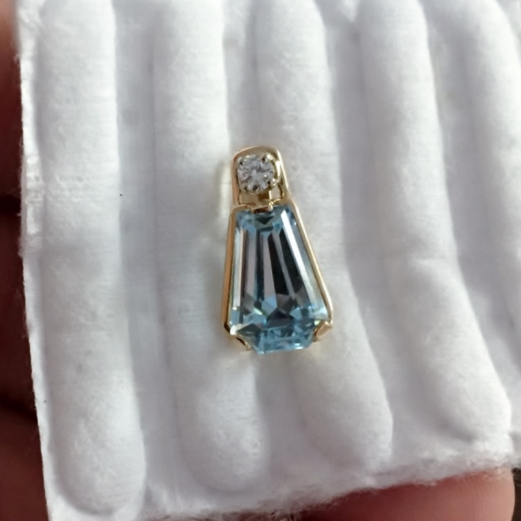 Natural Color Sky Blue Topaz and Diamond 14kt Pendant  Litnon.com