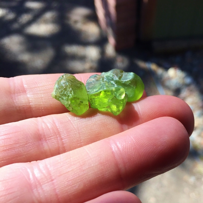Big Fine Color and Clean Arizona Peridot Facet Rough 34.40 ct  Litnon.com