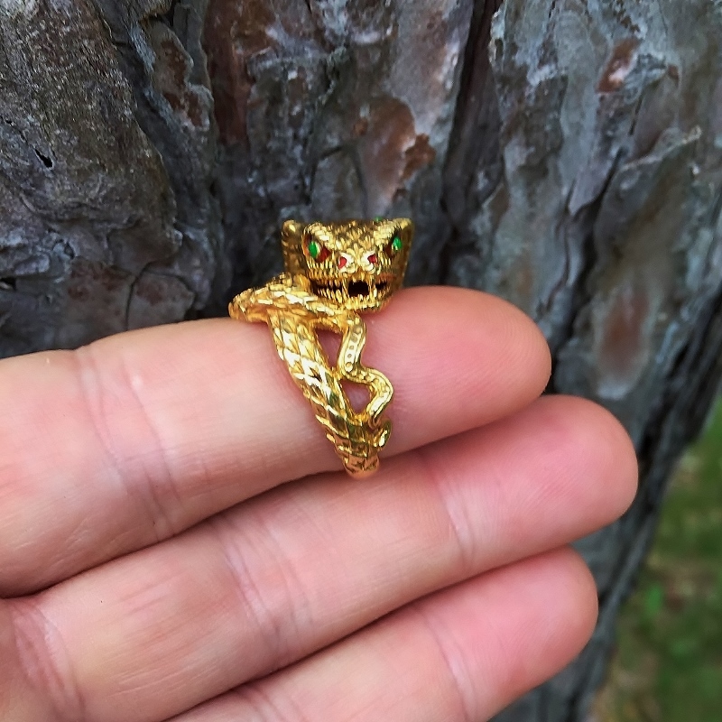 Vintage! Unique King Cobra Enamel Snake Ring 18 kt  Litnon.com