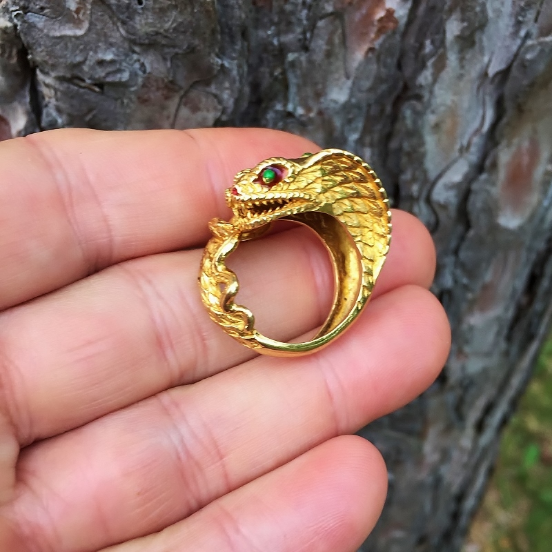 Vintage! Unique King Cobra Enamel Snake Ring 18 kt  Litnon.com