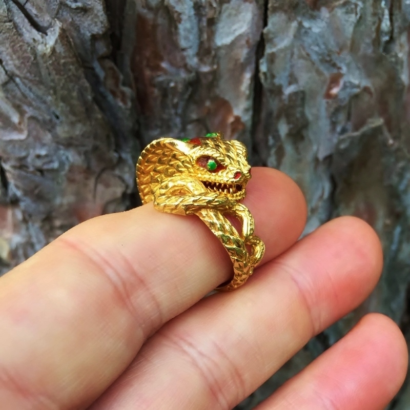 Vintage! Unique King Cobra Enamel Snake Ring 18 kt  Litnon.com