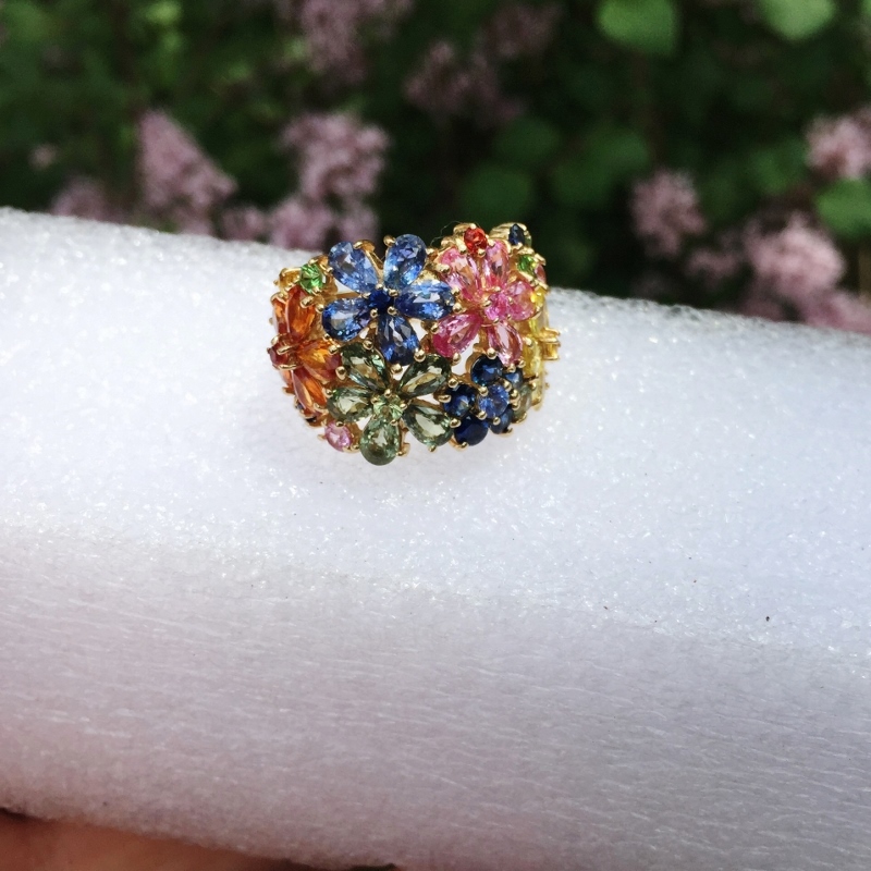 18 Karat Gold Multi-Color Ceylon Sapphire Flower Ring 5+ ct  Litnon.com
