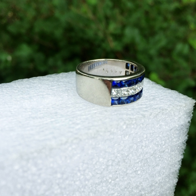 Channel Set Princess Cut Sapphire & Diamonds 18 kt Ring   Litnon.com