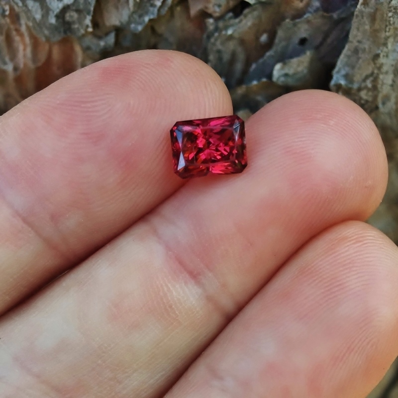 Pretty! Sri Lanka Rose Rhodolite Garnet 1.96 ct  Litnon.com