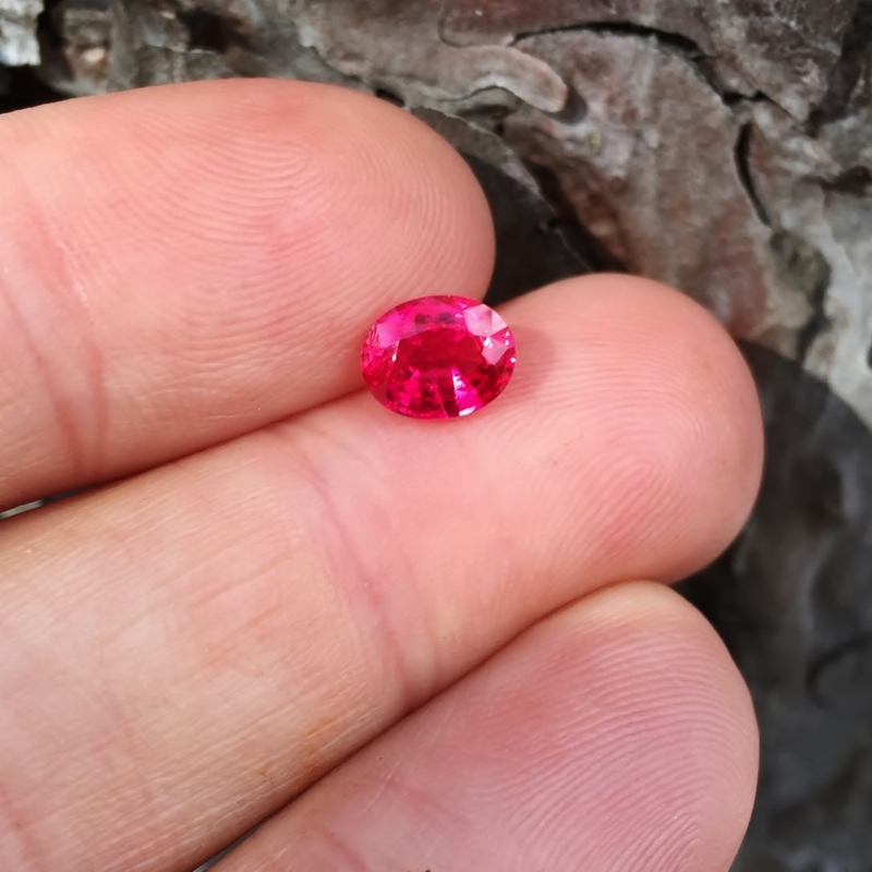  Old Stock! Vivid Red Pink Burmese Spinel 1.36 ct  Litnon.com