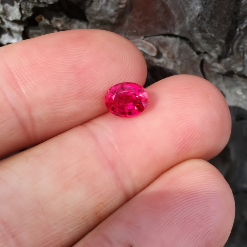  Old Stock! Vivid Red Pink Burmese Spinel 1.36 ct  Litnon.com