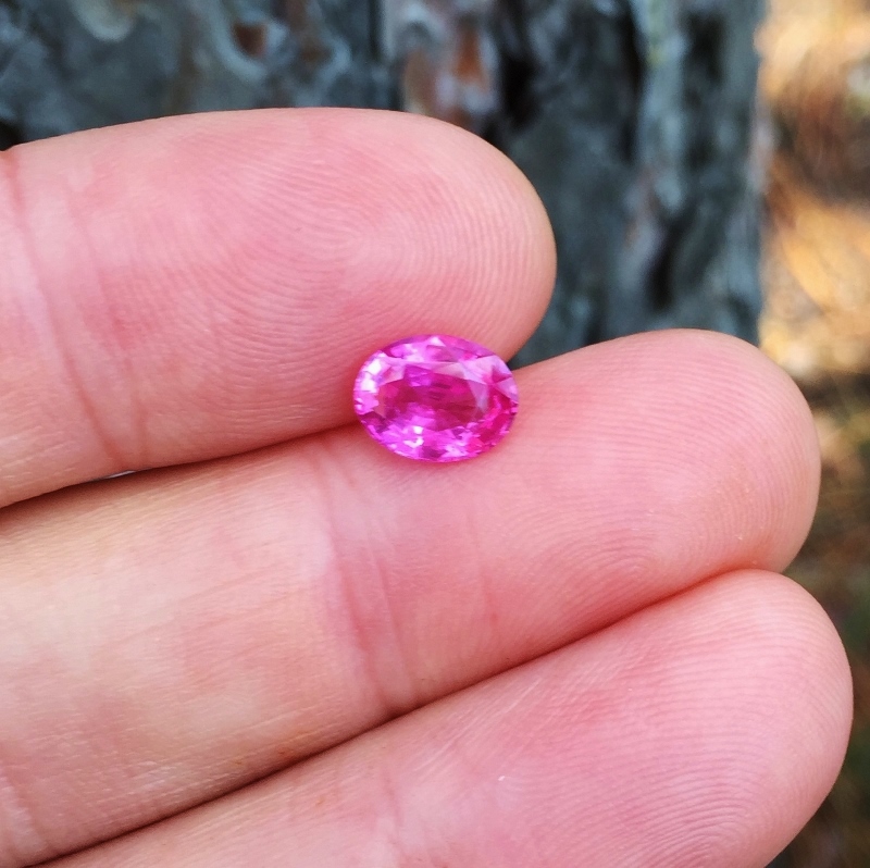 Vivid Pink! Natural Sapphire Madagascar 2.06 ct  Litnon.com