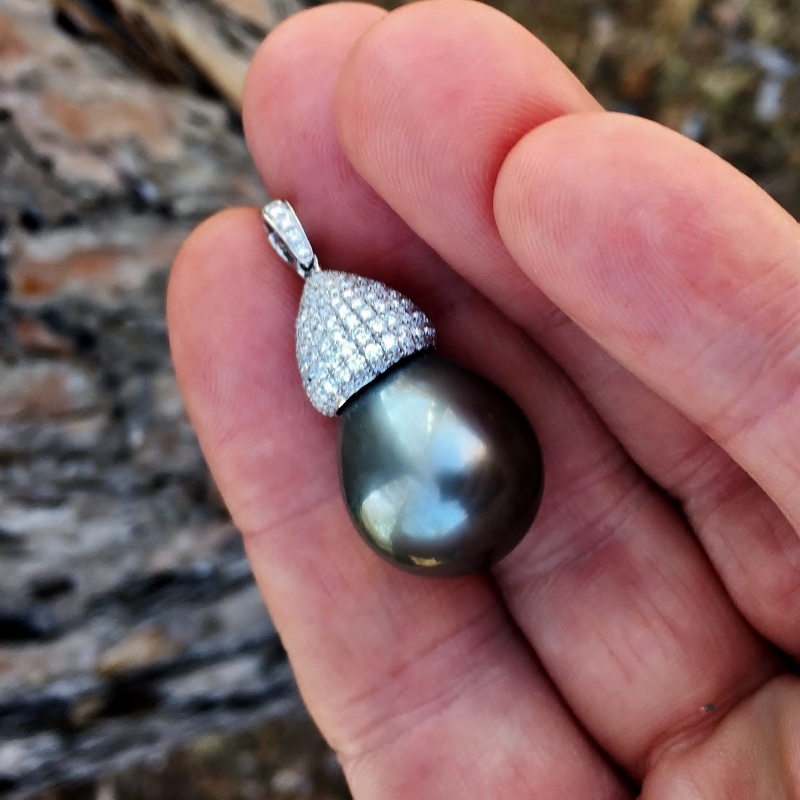  Big!Natural South Sea Pearl 18 kt Diamond Pendant  Litnon.com