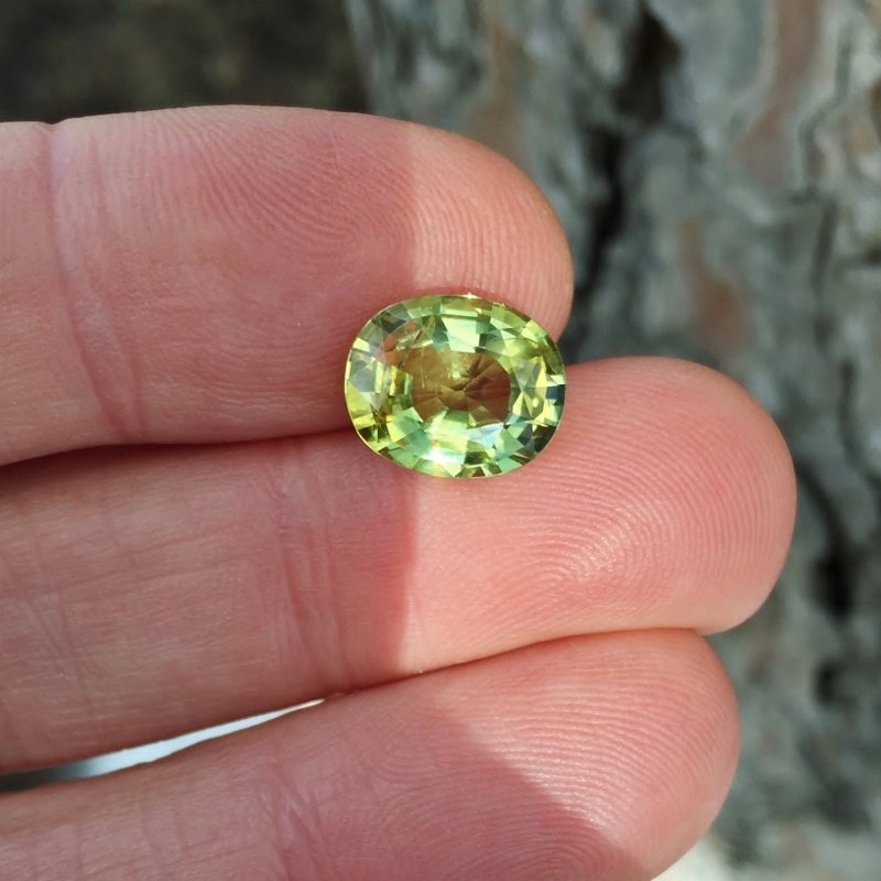 Big! Unheated Yellow Green Sapphire Madagascar 5.07 ct  Litnon.com