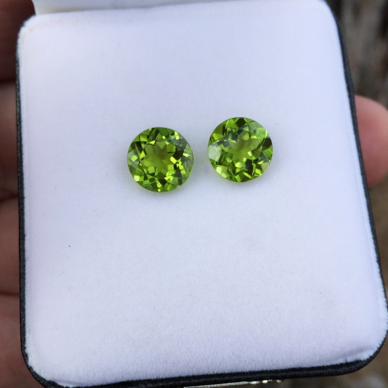 Bright & Pretty! Fine Color Pakistan Peridot Pair 6.06 Carats Litnon.com