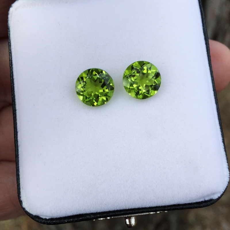 Bright & Pretty! Fine Color Pakistan Peridot Pair 6.06 Carats Litnon.com