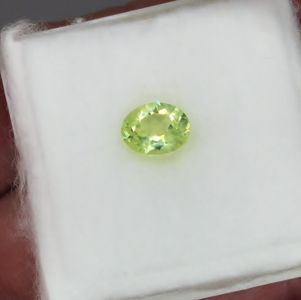 Fine Color Natural Chartruese Chrysoberyl Sri Lanka 2.02 Carats Litnon.com