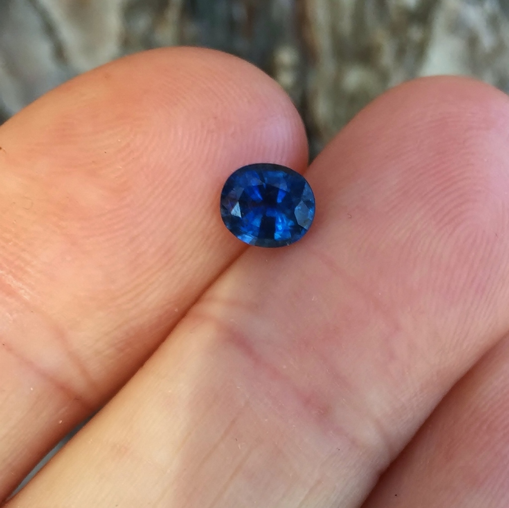 Natural Royal Blue Ceylon Sapphire 0.96 Carats Litnon.com