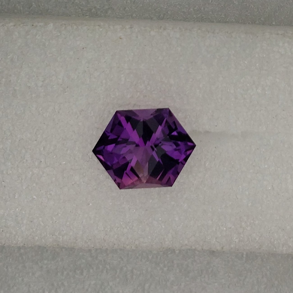 Top Cut and Bright Natural Amethyst Brazil 14.30 ct  Litnon.com