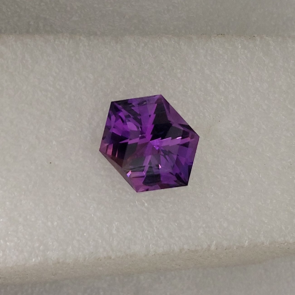 Top Cut and Bright Natural Amethyst Brazil 14.30 ct  Litnon.com