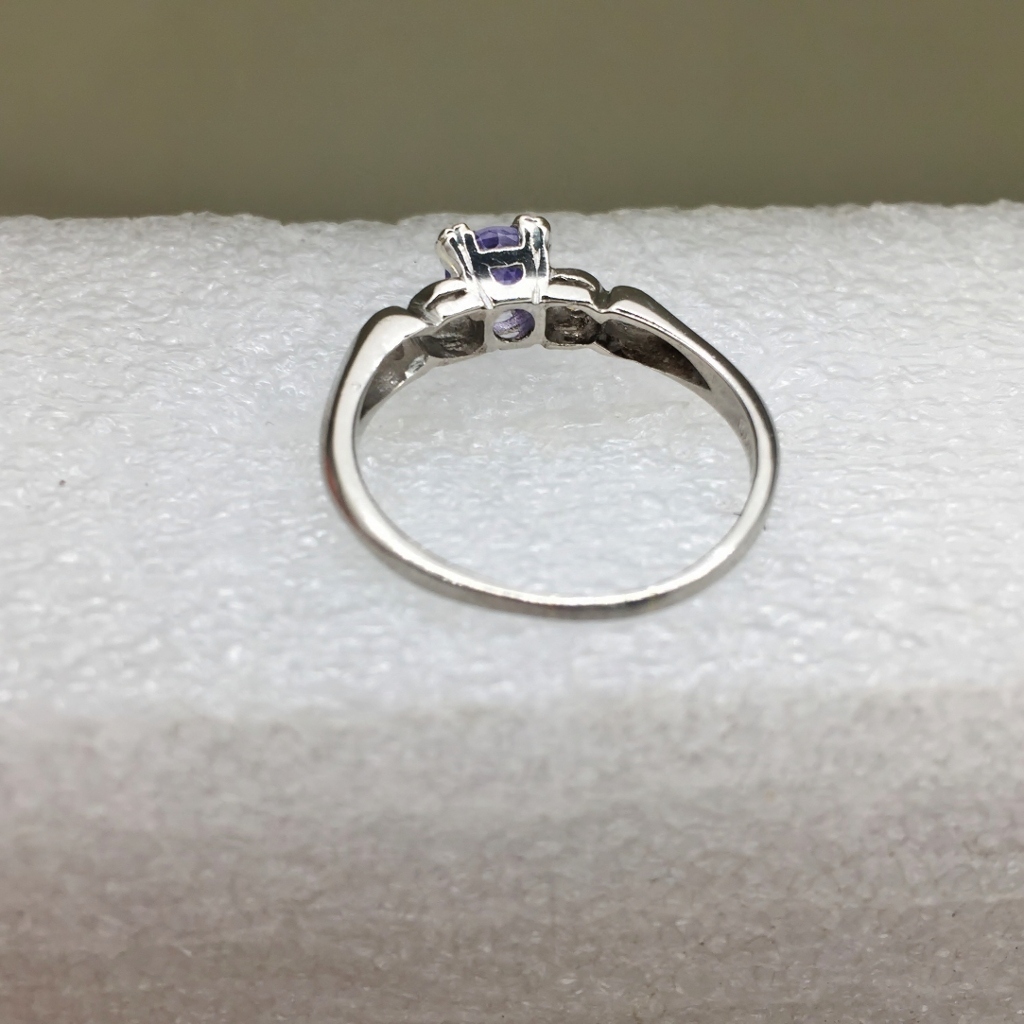 Vintage Ceylon Lilac Sapphire Platinum Diamond Ring Litnon.com