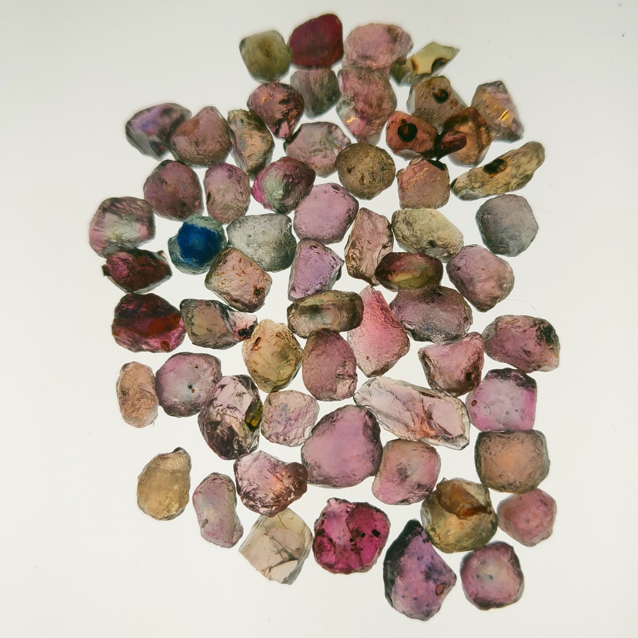 Pretty Colorshift East African Sapphire Facet Rough 16 grams Litnon.com