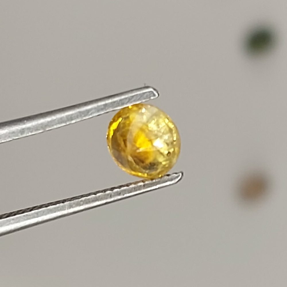 Natural Yellow - Orange Montana Sapphire 0.47 Carats  Litnon.com