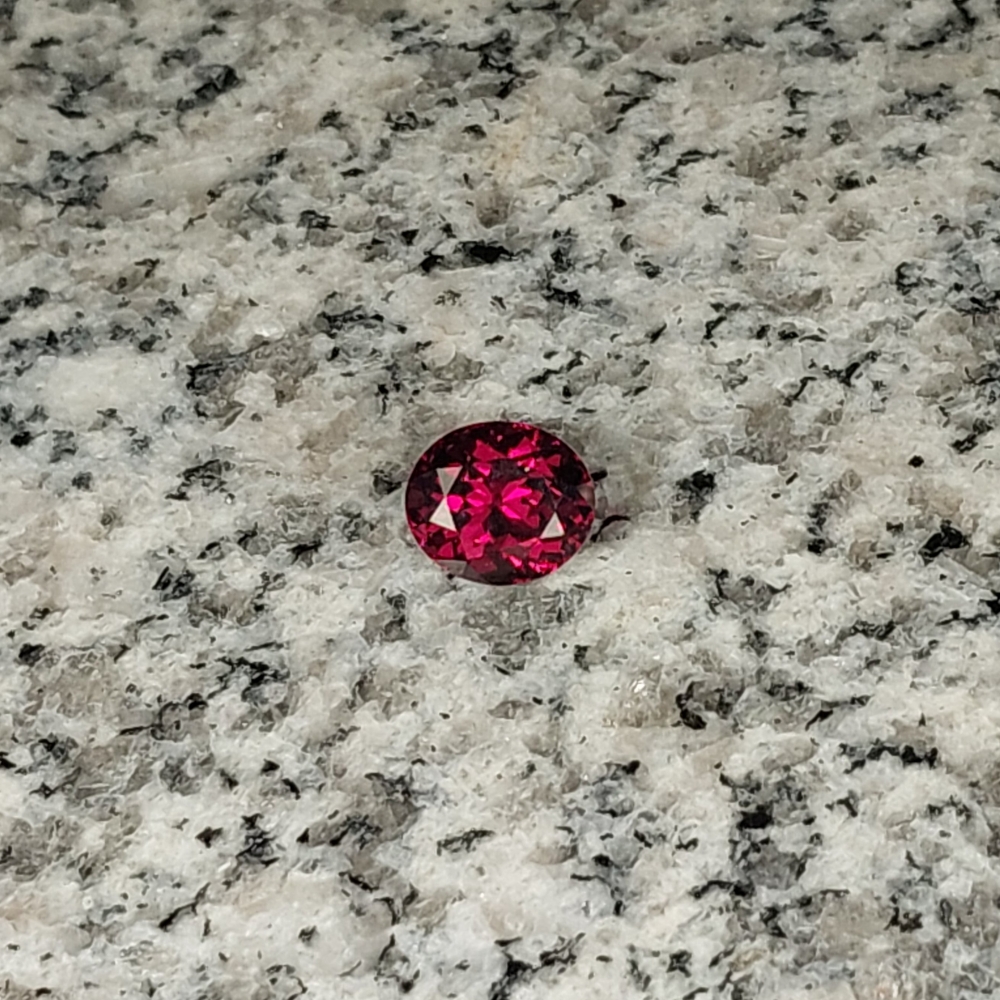 Quality Tanga Rhodolite Garnet Tanzania 1.77 Carats Litnon.com