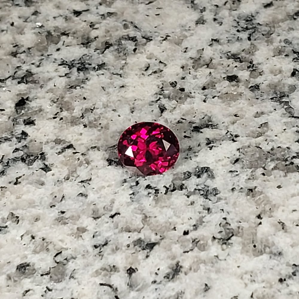 Quality Tanga Rhodolite Garnet Tanzania 1.77 Carats Litnon.com