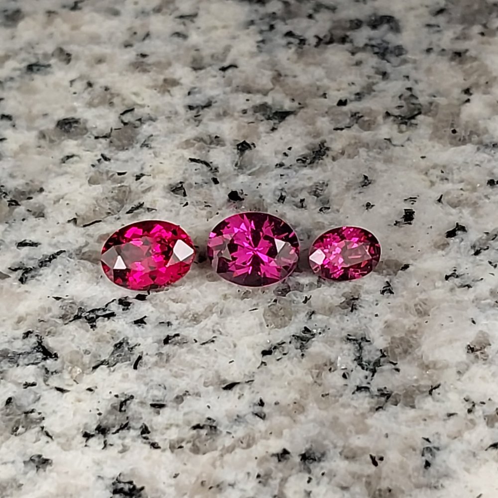 Quality Tanga Rhodolite Garnet Lot  Tanzania 2.43 Carats Litnon.com