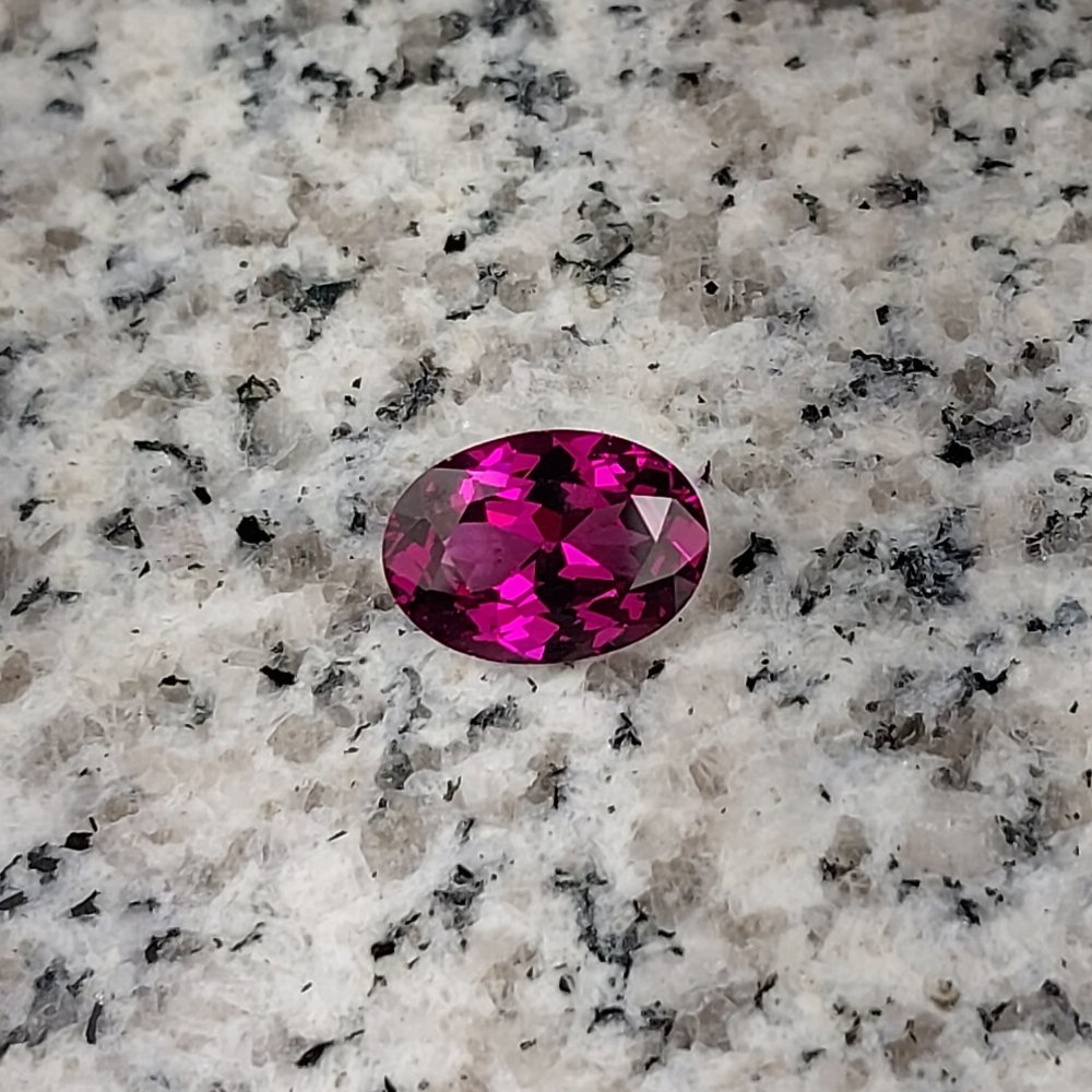 Quality Tanga Rhodolite Garnet Tanzania 2.90 Carats Litnon.com