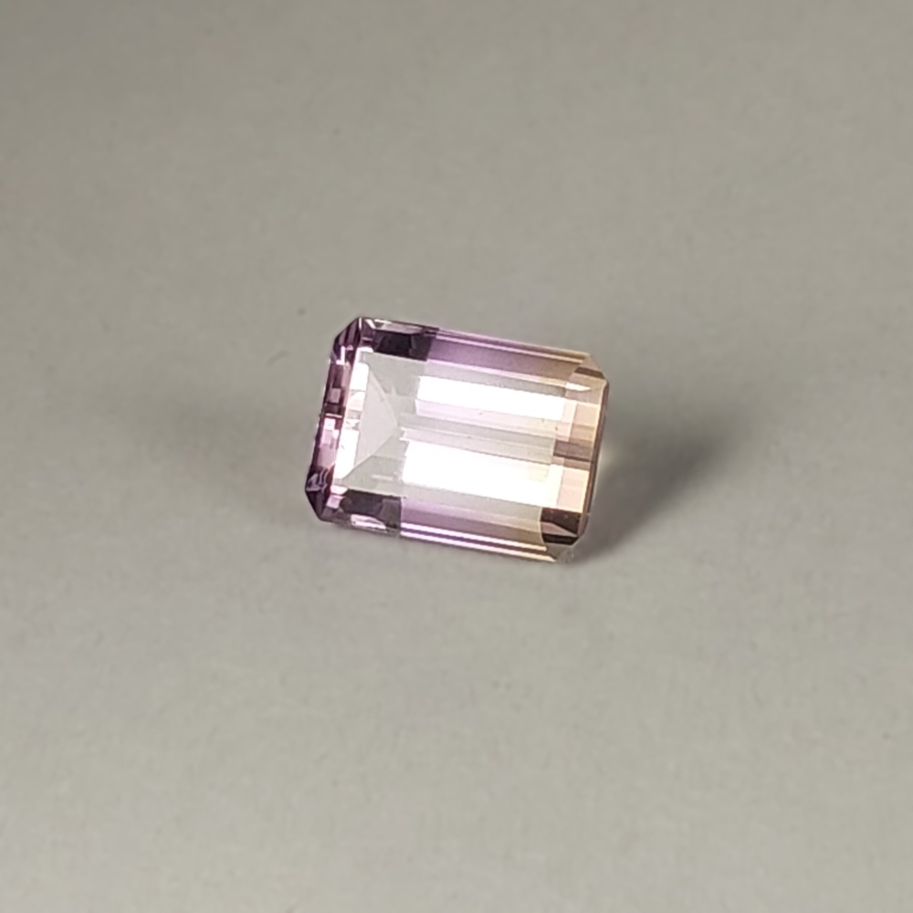 8.20 ct Natural Bolivian Ametrine | VVS Clarity | Unheated Bi-Color Litnon.com