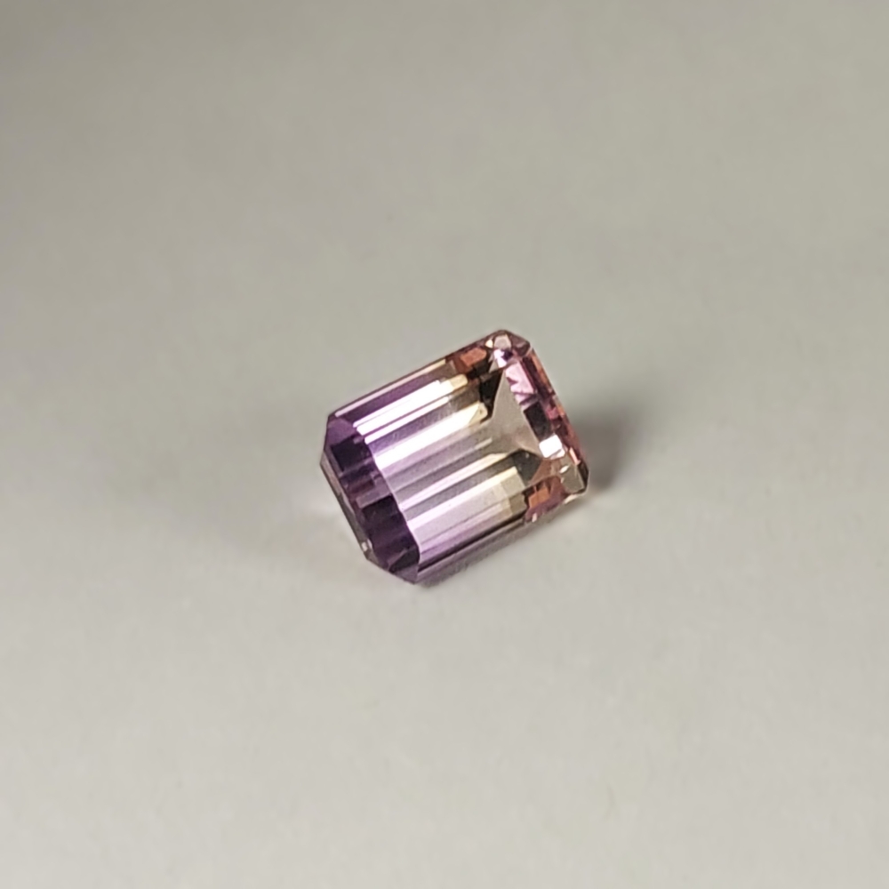 8.20 ct Natural Bolivian Ametrine | VVS Clarity | Unheated Bi-Color Litnon.com