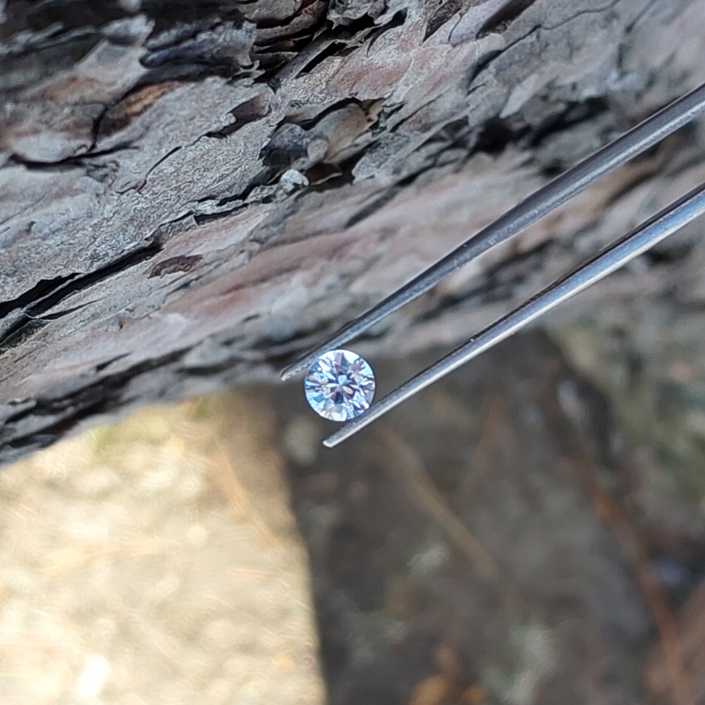 Diamond Cut Natural Lilac Ceylon Sapphire 0.68 ct  Litnon.com