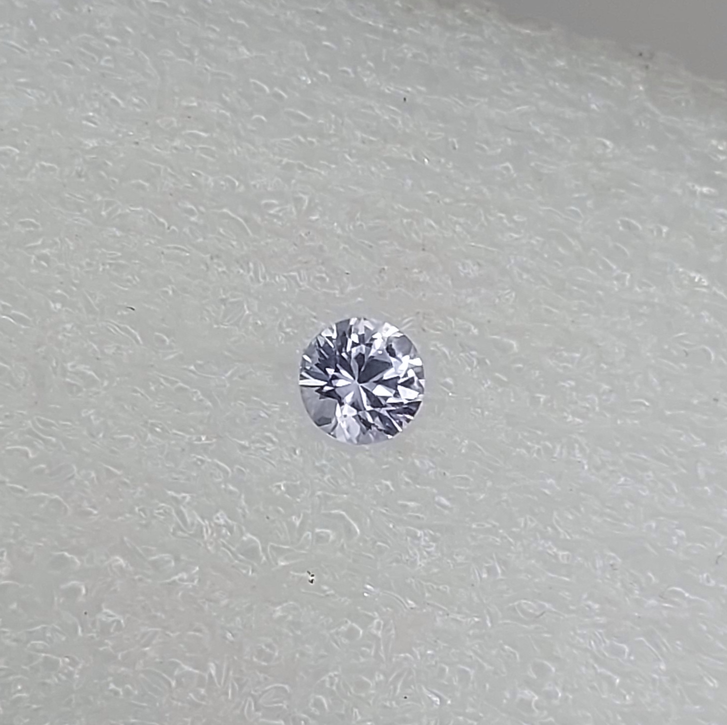 Diamond Cut Natural Lilac Ceylon Sapphire 0.68 ct  Litnon.com