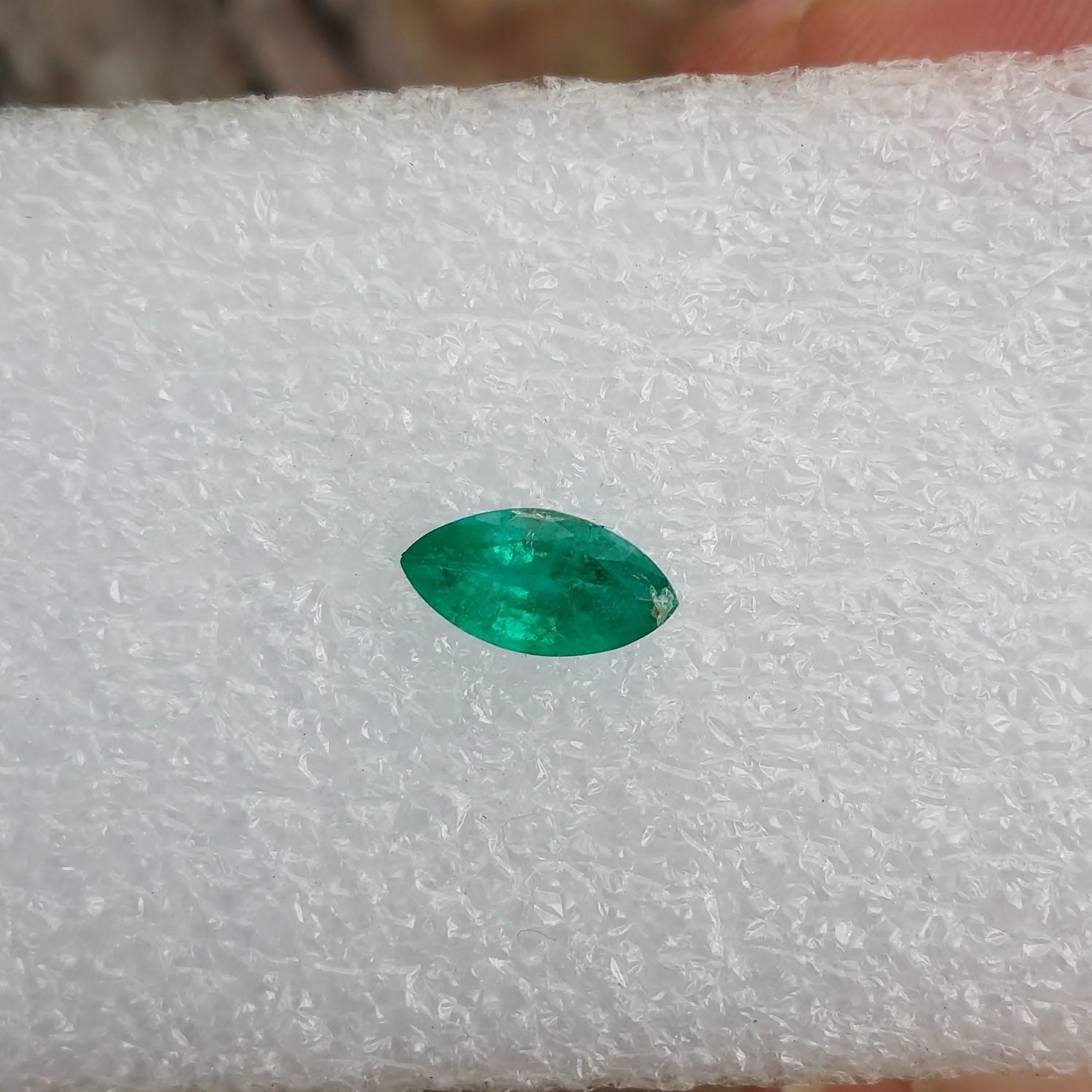 Natural Bright Fine Green Colombian Emerald 1.37 Carat Litnon.com