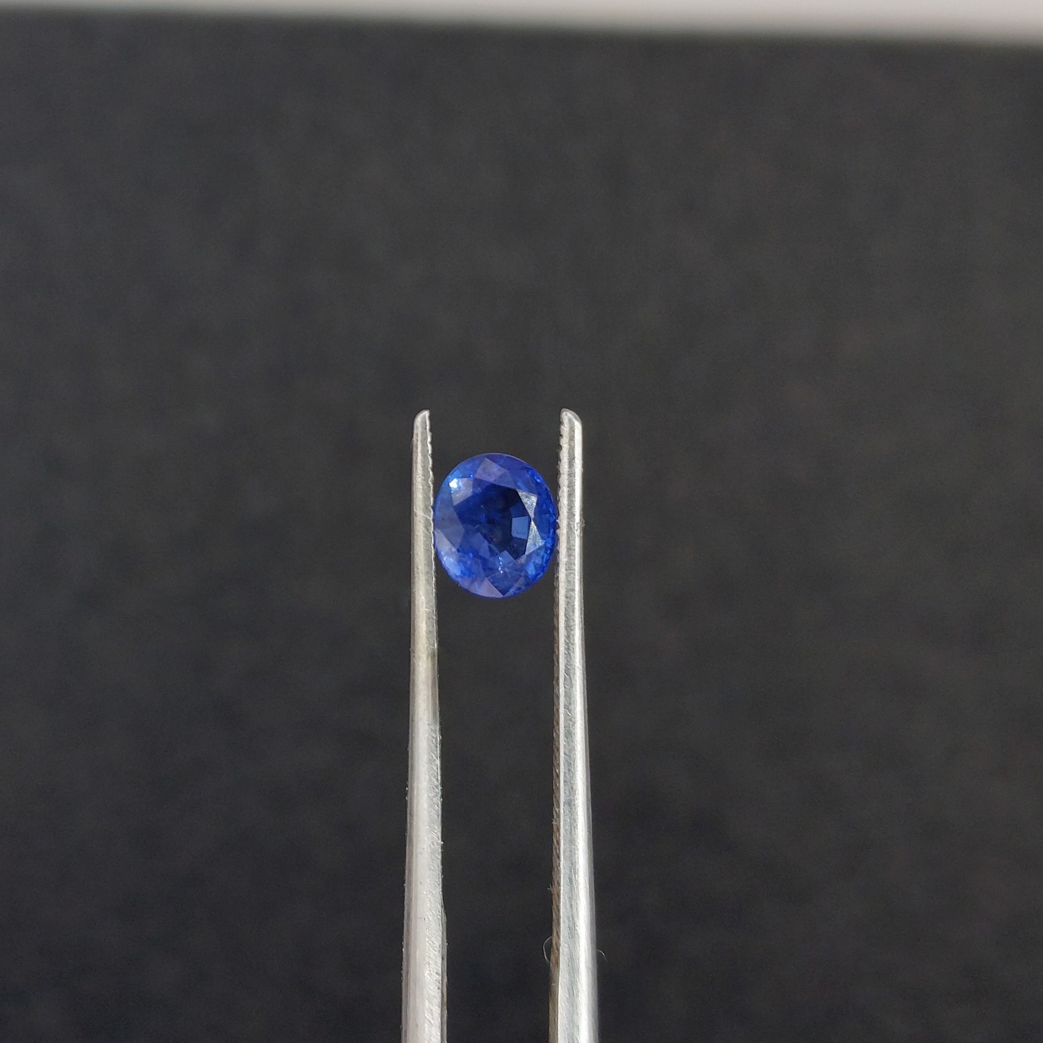 Fine Blue Natural Ceylon Sapphire 0.68 Carats  Litnon.com