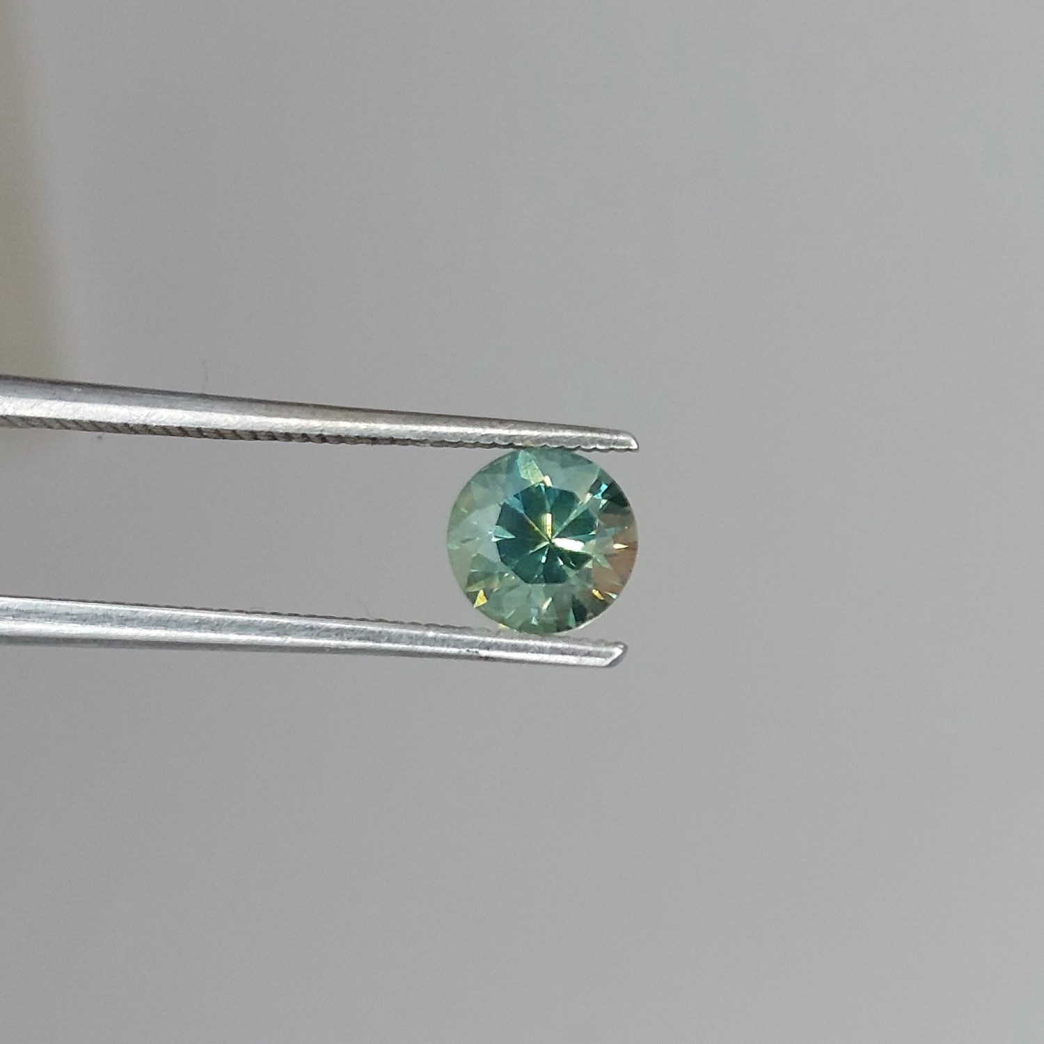 Diamond Cut Natural Montana Sapphire 0.87 Carats Litnon.com